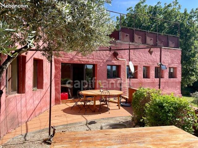 Maison 9 pièces 340 m²