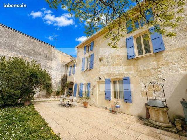 Maison 9 pièces 240 m²