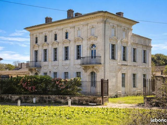 Maison 9 pièces 340 m²