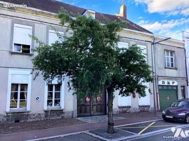 Maison 9 pièces 340 m²