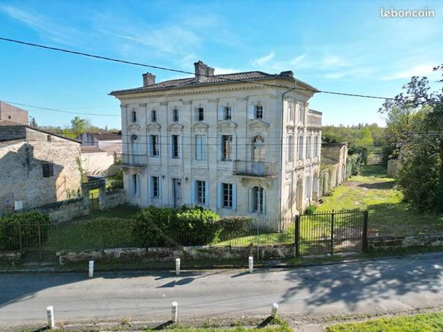 Maison 9 pièces 340 m²