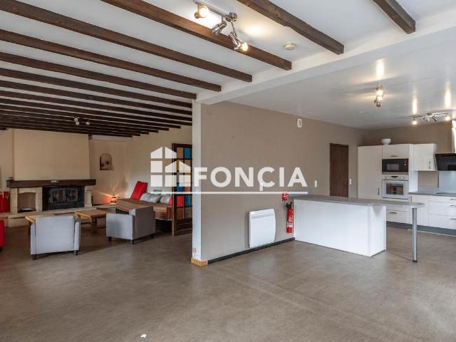 Maison 9 pièces 341 m²