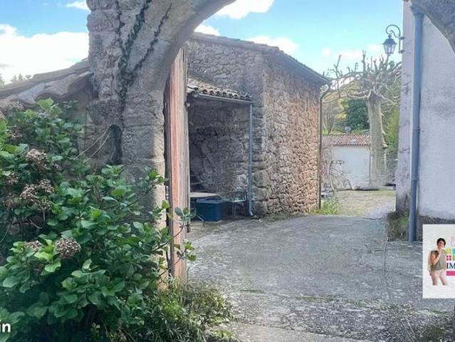 Maison 9 pièces 342 m²