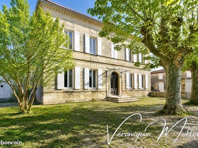 Maison 9 pièces 343 m²
