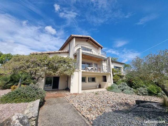 Maison 9 pièces 354 m²