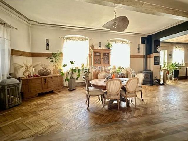 Maison 9 pièces 355 m²