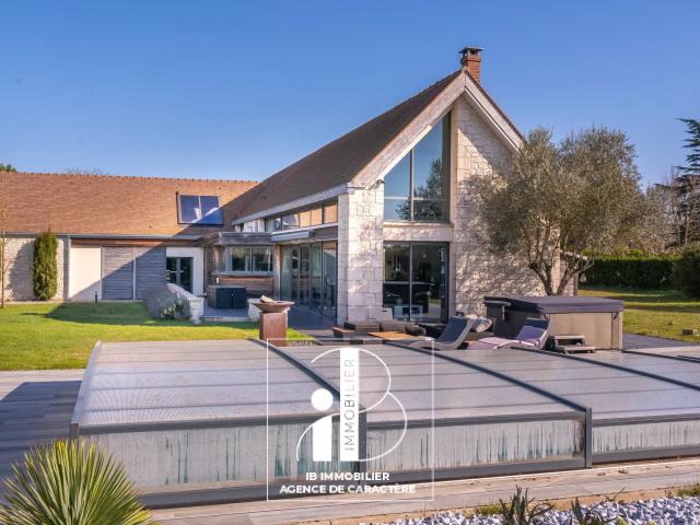 Maison 9 pièces 355 m²
