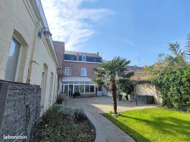 Maison 9 pièces 358 m²