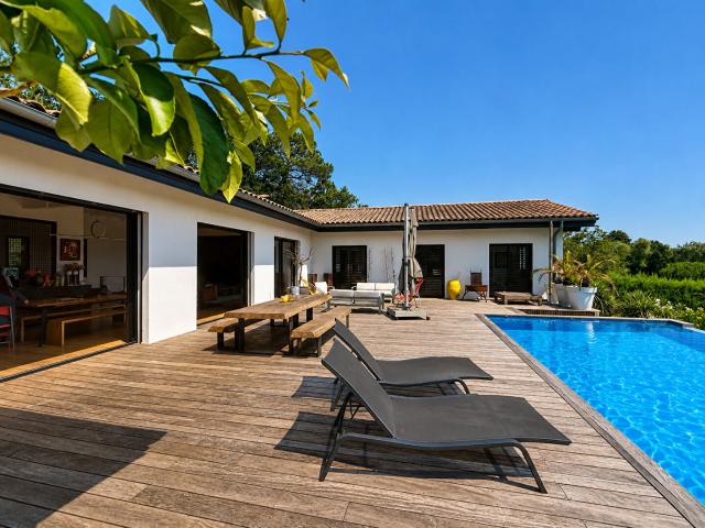 Maison 9 pièces 358 m²