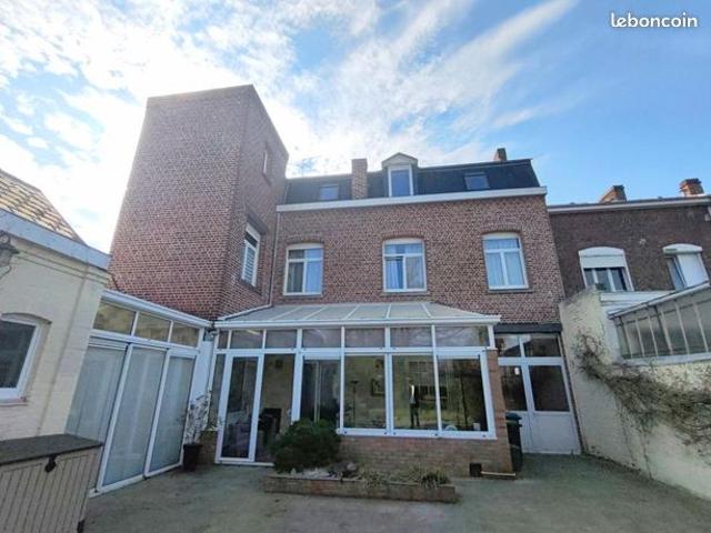 Maison 9 pièces 358 m²