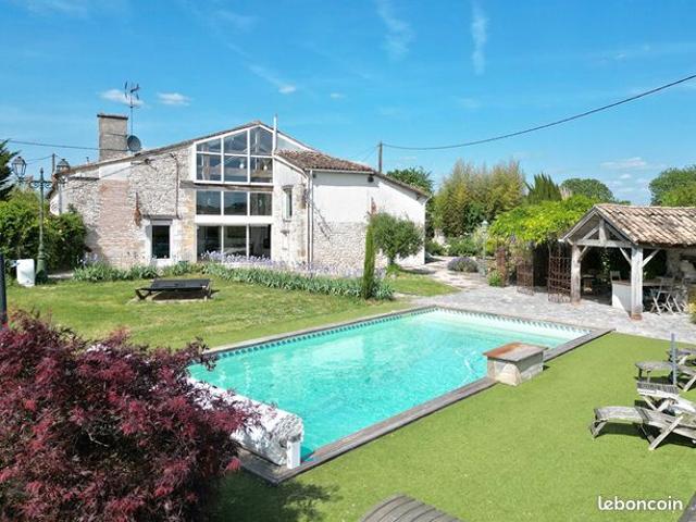 Maison 9 pièces 359 m²