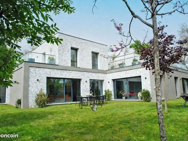 Maison 9 pièces 350 m²