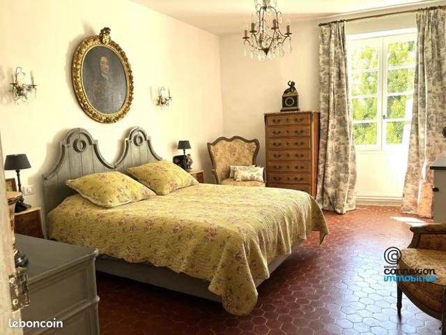 Maison 9 pièces 350 m²