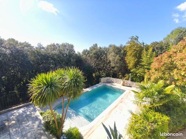 Maison 9 pièces 350 m²