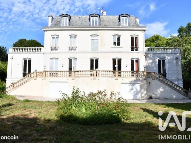 Maison 9 pièces 350 m²