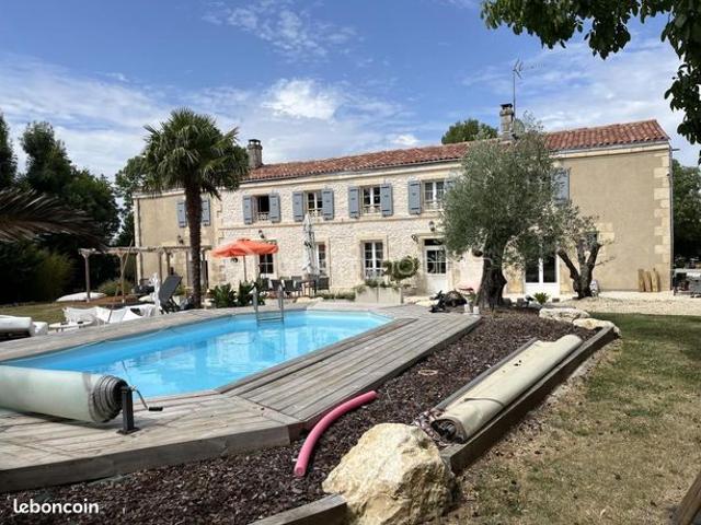 Maison 9 pièces 350 m²