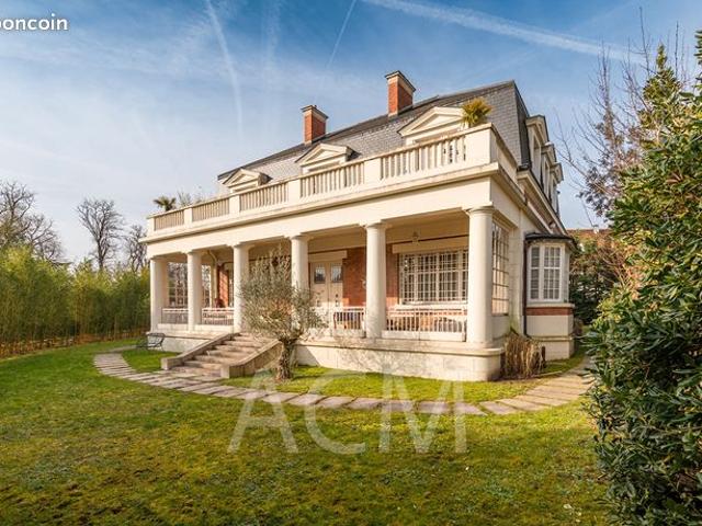 Maison 9 pièces 350 m²