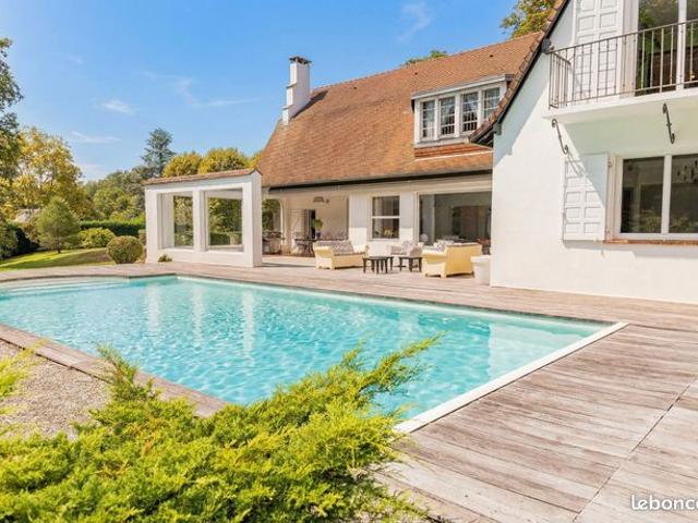 Maison 9 pièces 350 m²