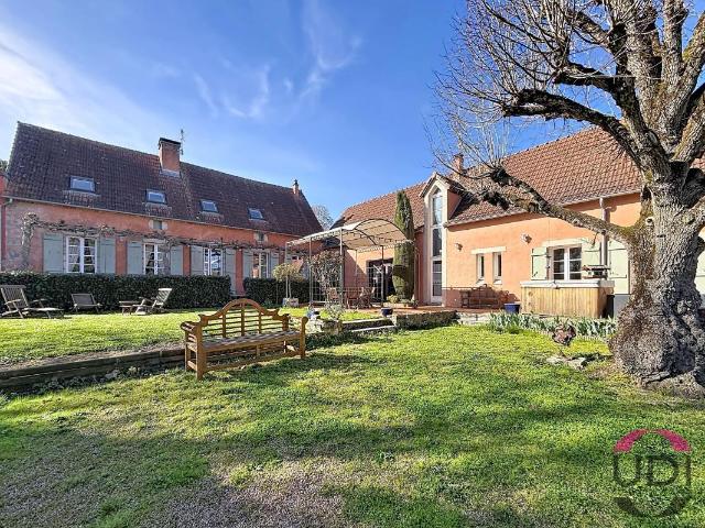 Maison 9 pièces 352 m²
