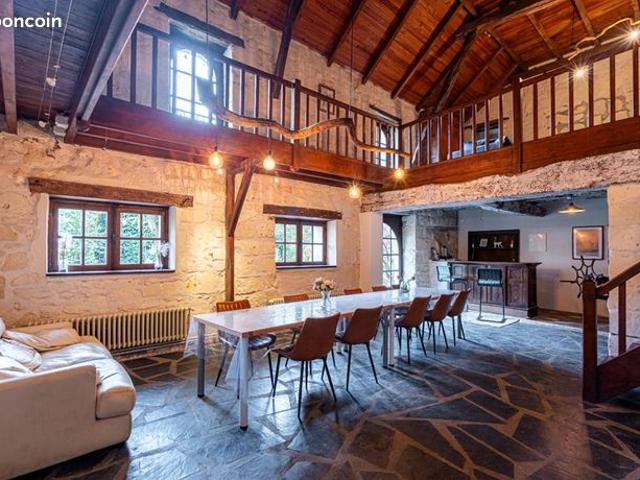 Maison 9 pièces 352 m²