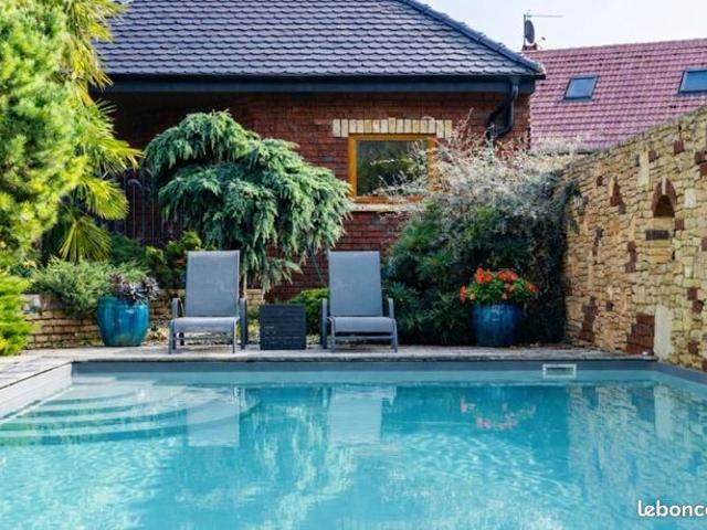 Maison 9 pièces 353 m²