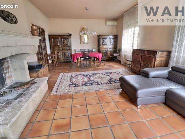 Maison 9 pièces 364 m²
