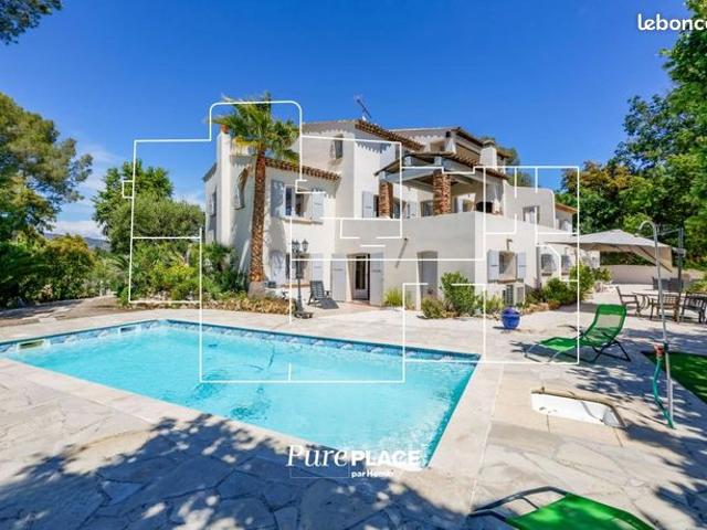 Maison 9 pièces 364 m²