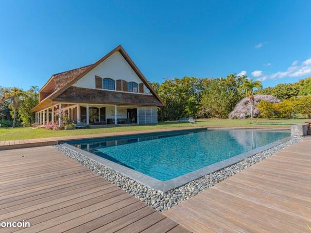 Maison 9 pièces 365 m²