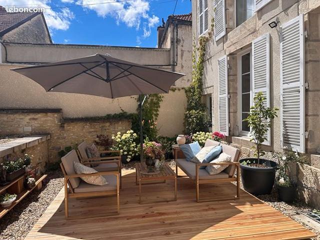 Maison 9 pièces 365 m²