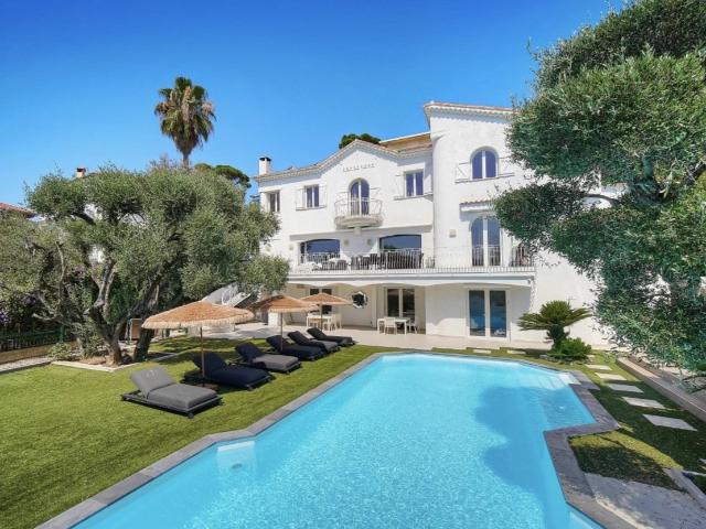 Maison 9 pièces 365 m²