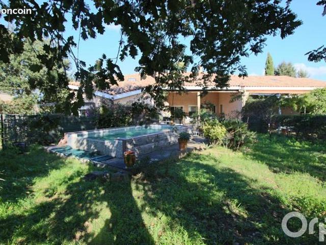 Maison 9 pièces 360 m²