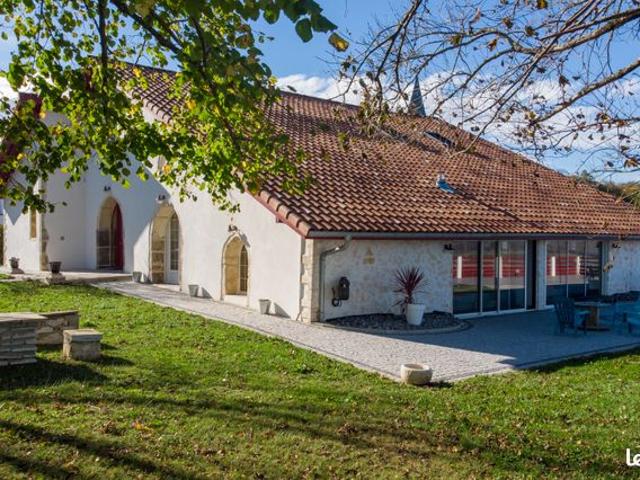 Maison 9 pièces 360 m²