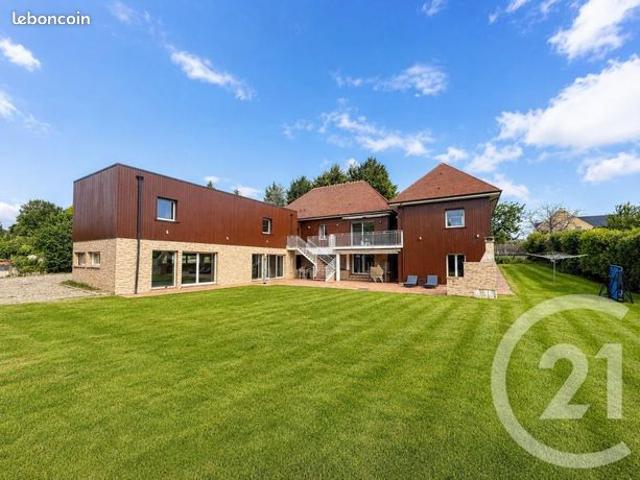 Maison 9 pièces 362 m²