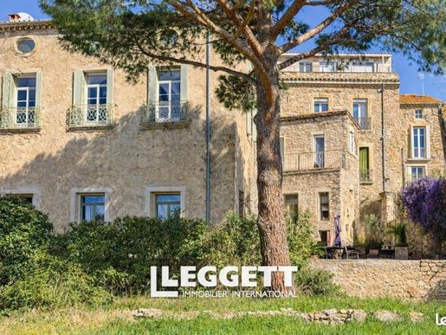 Maison 9 pièces 375 m²
