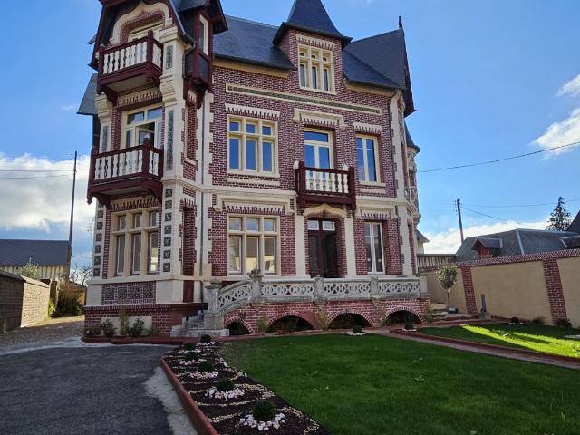 Maison 9 pièces 378 m²