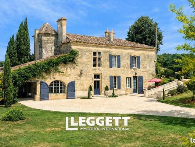 Maison 9 pièces 378 m²