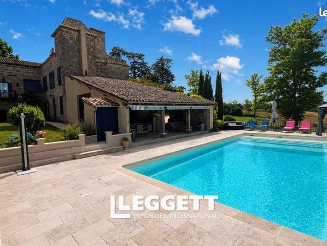 Maison 9 pièces 378 m²