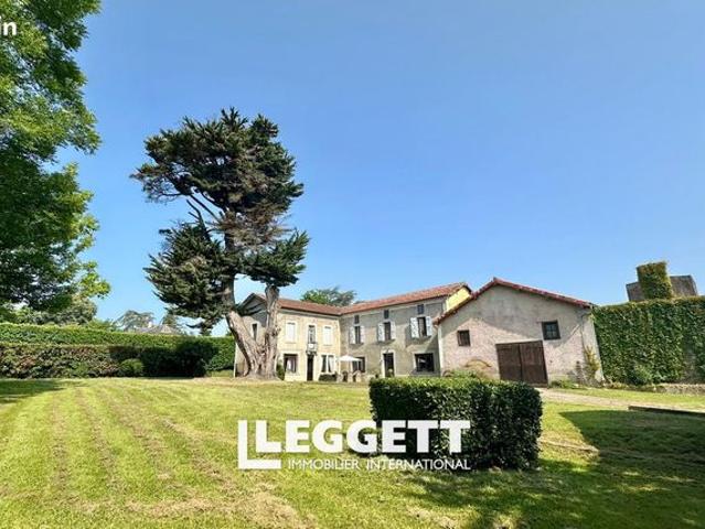 Maison 9 pièces 379 m²