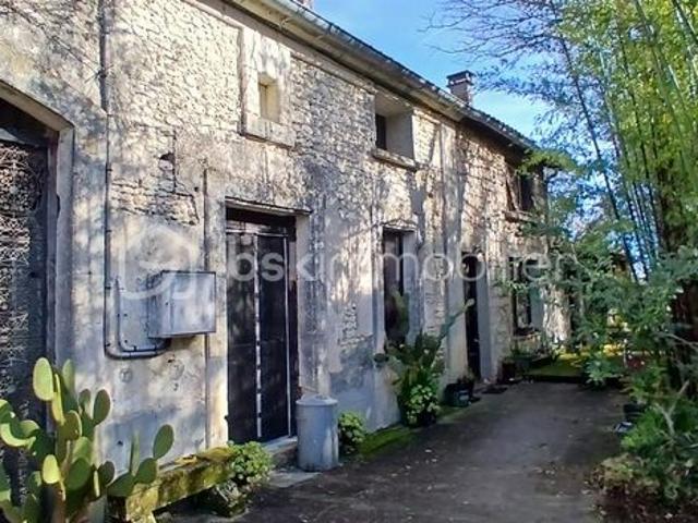 Maison 9 pièces 379 m²