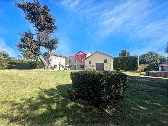 Maison 9 pièces 379 m²