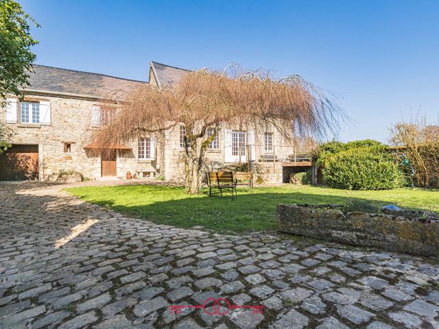 Maison 9 pièces 370 m²