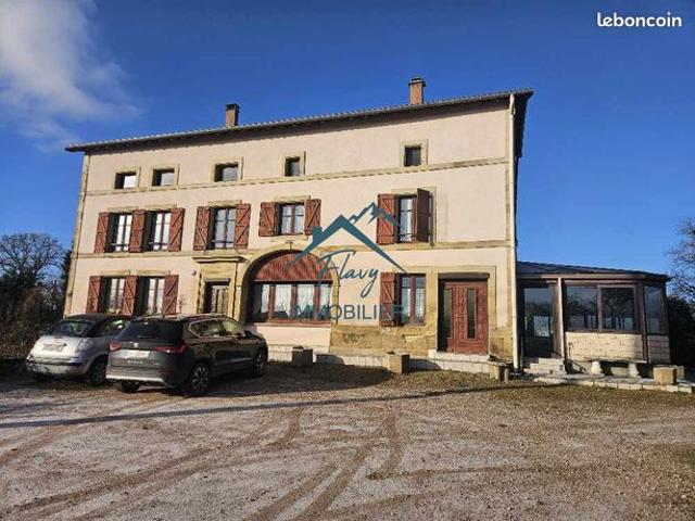 Maison 9 pièces 370 m²