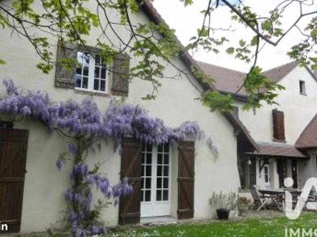 Maison 9 pièces 372 m²