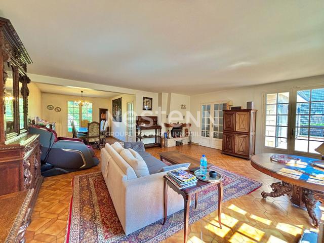 Maison 9 pièces 385 m²
