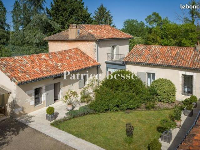 Maison 9 pièces 386 m²