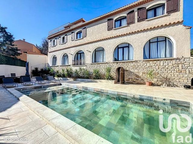 Maison 9 pièces 388 m²