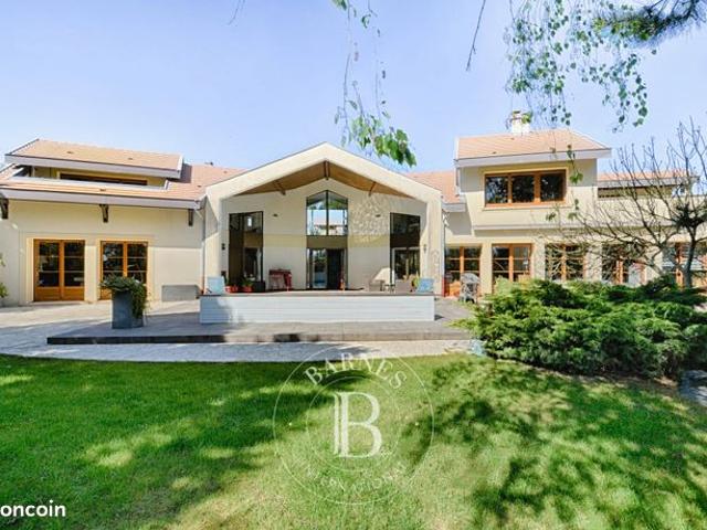 Maison 9 pièces 380 m²