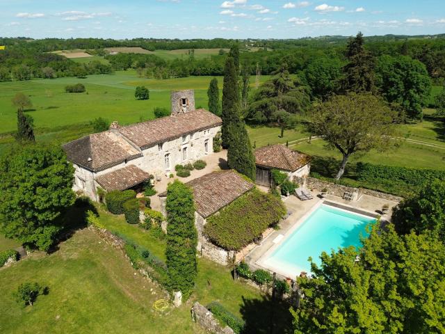 Maison 9 pièces 381 m²