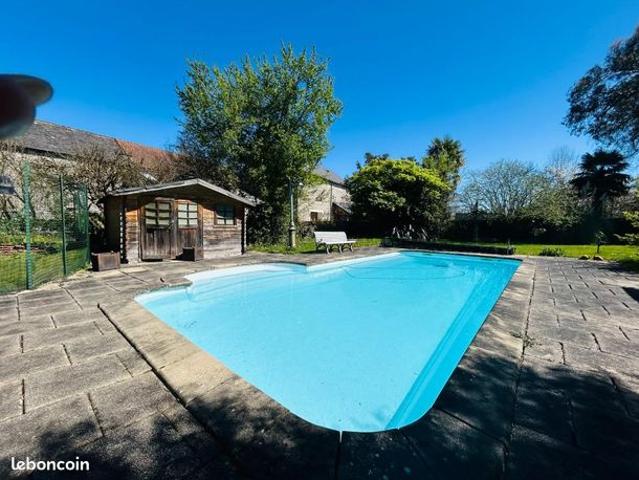 Maison 9 pièces 383 m²