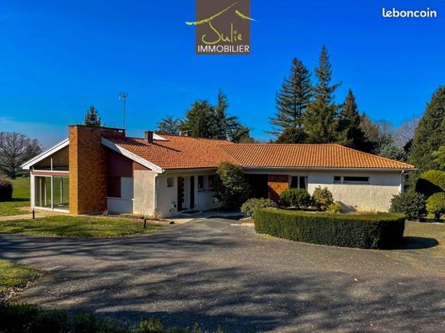Maison 9 pièces 394 m²